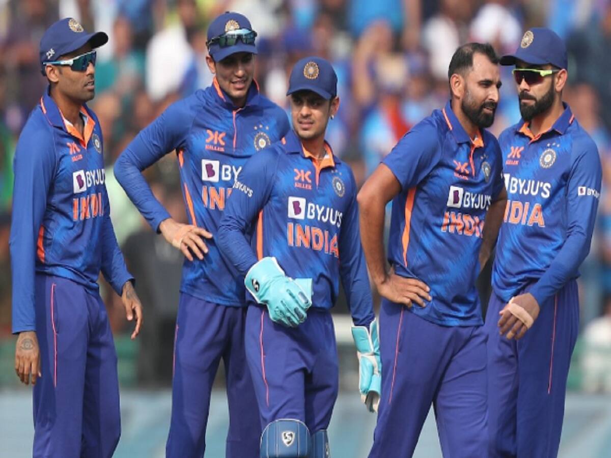 IND vs NZ: रोहित के गेंदबाजों के आगे कीवी हुए पस्त, भारत ने वनडे सीरीज में बनाई अजेय बढ़त